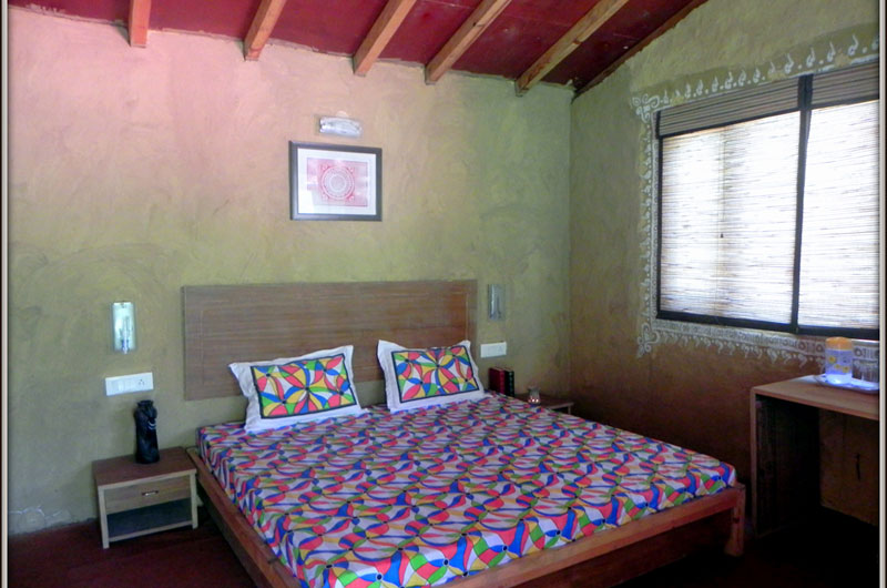 Cottage Nirvana Mukteshwar - Deluxe Room Bed