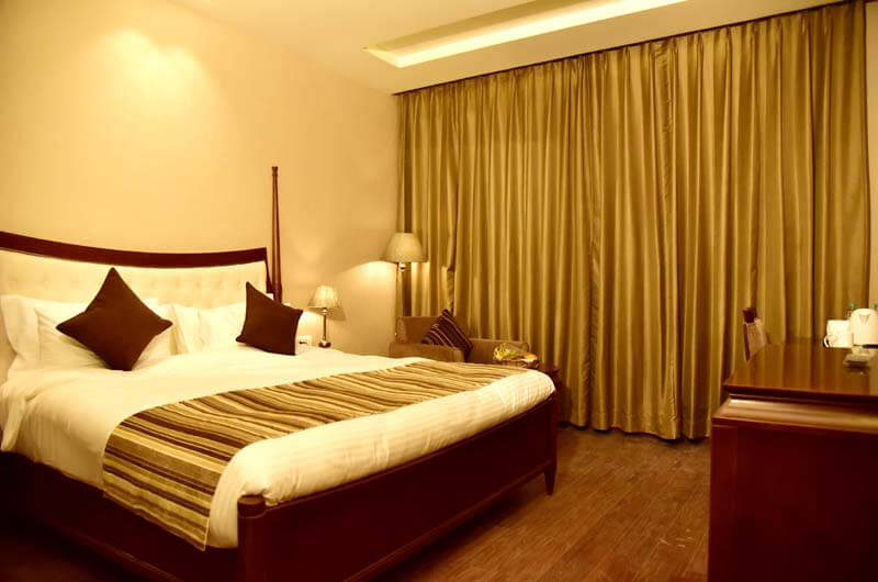 Seasons Hotel and Resorts Nainital - Premium Room Lake Facing